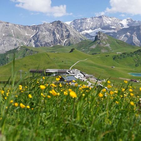 Berghotel Hahnenmoos 아델보덴 외부 사진